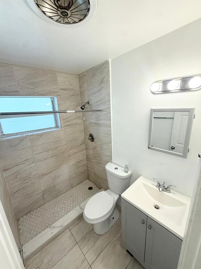 Photo - 1055 NE 34th Ct Unit 1057