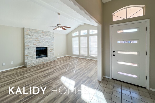 Photo - 525 NW 171st St