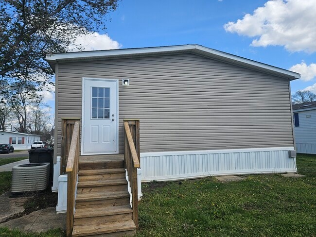 Photo - 179 Lynnwood Cir