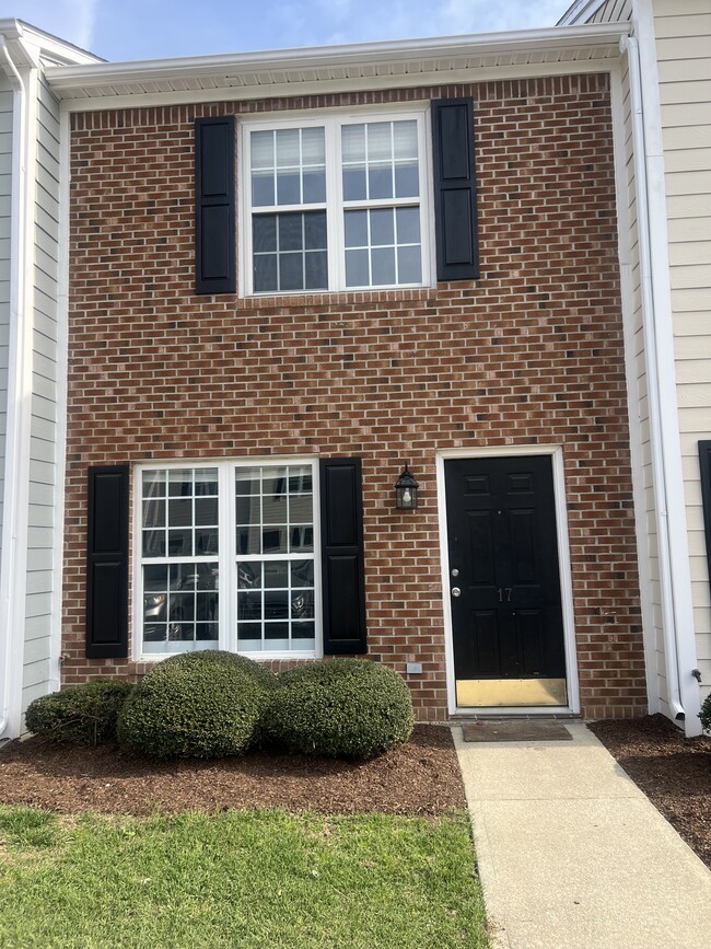 Building Photo - 17 Cheltenham Dr Rental