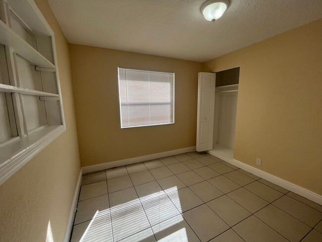 Photo - 4/2 Home for rent, all tile floors, central ac.