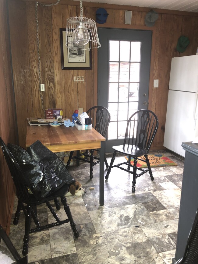 Photo - 2024 Willis Rd