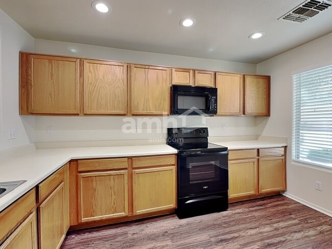 Photo - 18554 W Mariposa Dr