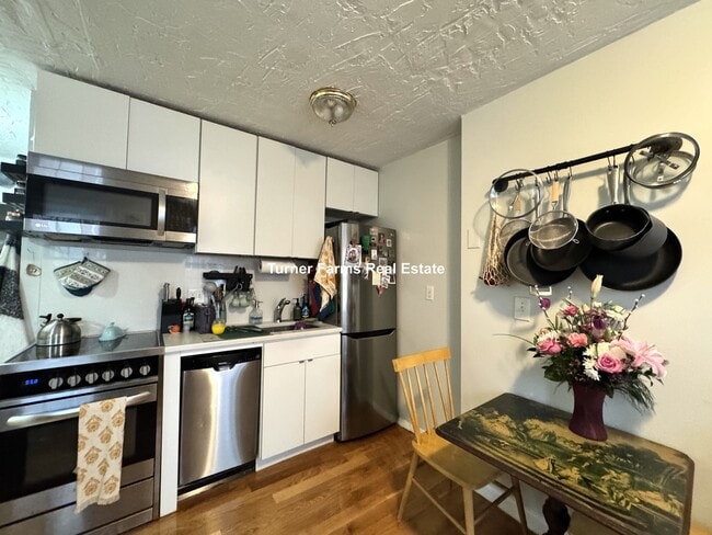 Photo - 89A Hudson St