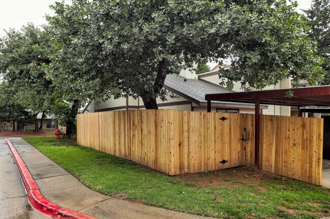 Photo - 405 Sundance Ln