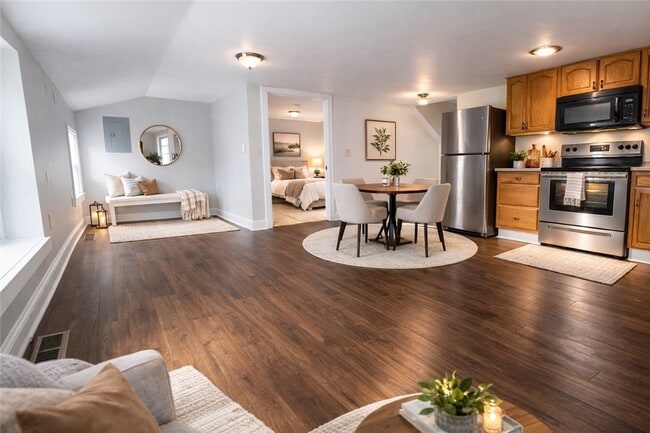 Photo - 37 N Virginia St