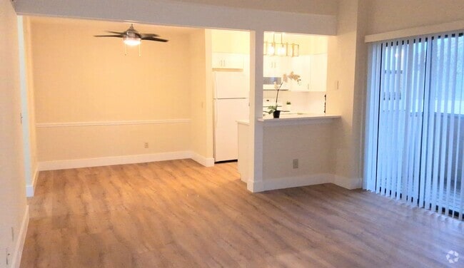 Building Photo - 1/1 Second Floor Remodeled Condo X Rent In... Unit 182