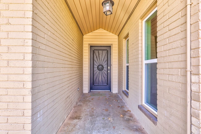 Photo - 1008 E 11th St