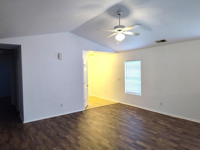 Photo - 2502 Buckleigh Dr