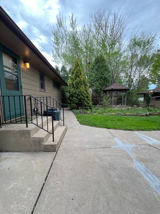 Building Photo - 3948 3rd St NE Rental