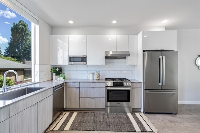 Building Photo - 1306 NW 67th St Rental