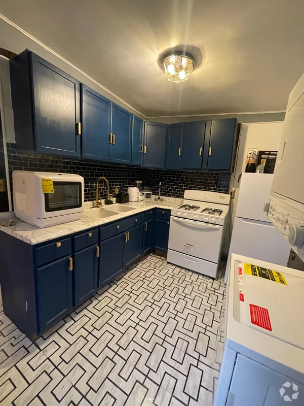 Building Photo - 1618 N Gratz St Rental
