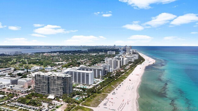 8956 Collins Ave