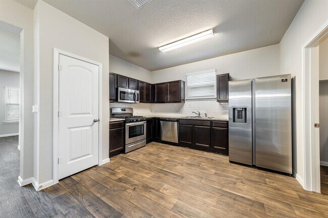 Photo - 1914 Whitaker Dr