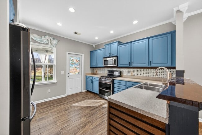 Photo - 4829 Hawkins Dr