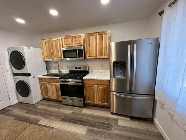 Building Photo - South Park Suites LLC Unit 212