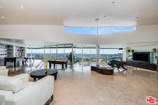 Photo - 8690 Franklin Ave