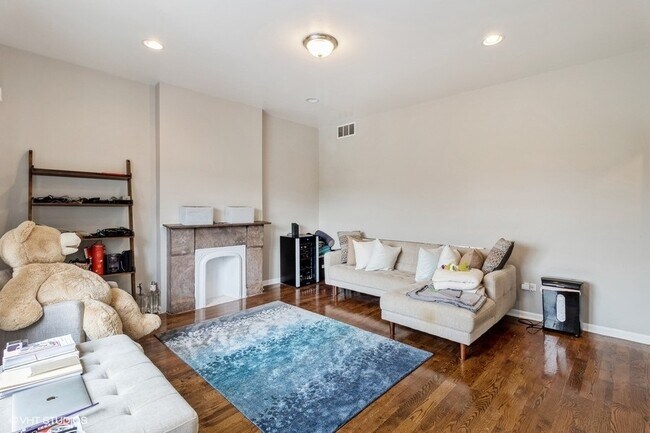 Photo - 4326 S Calumet Ave Unit 2