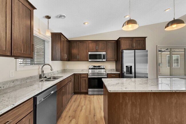 Photo - 4326 32nd St S