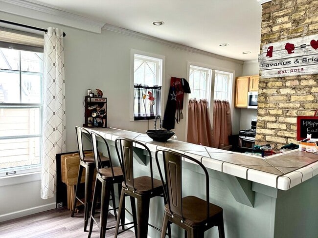 Kitchen Bar - 1825 N 58th St Unit 1825