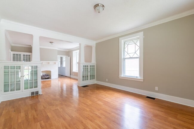 Photo - 2004 Walker Ave