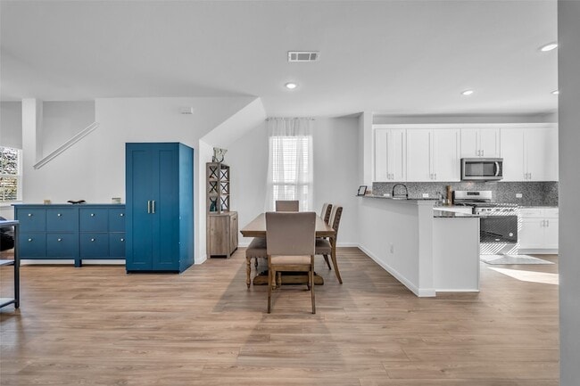 Photo - 7306 Madison Cmns Ln