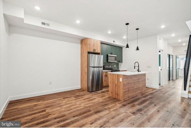 Building Photo - 2616 N 11th St Unit 3
