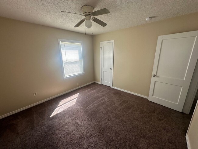 Photo - 3 BED / 1.5 Bath AVAILABLE NOW!!