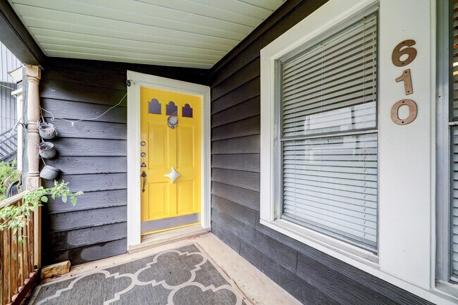 Photo - 610 Oakley St