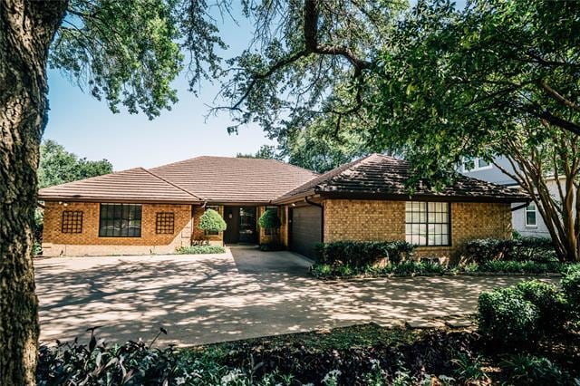 Building Photo - 6309 Riviera Dr