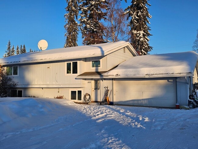 Building Photo - 1922 Hilling Ave Unit 1