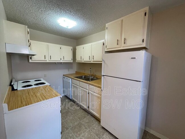 Photo - 1636 N Benton Ave Unit Apt C