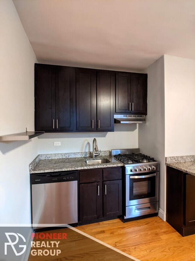 Building Photo - 604 W Patterson Ave Unit 1 Rental