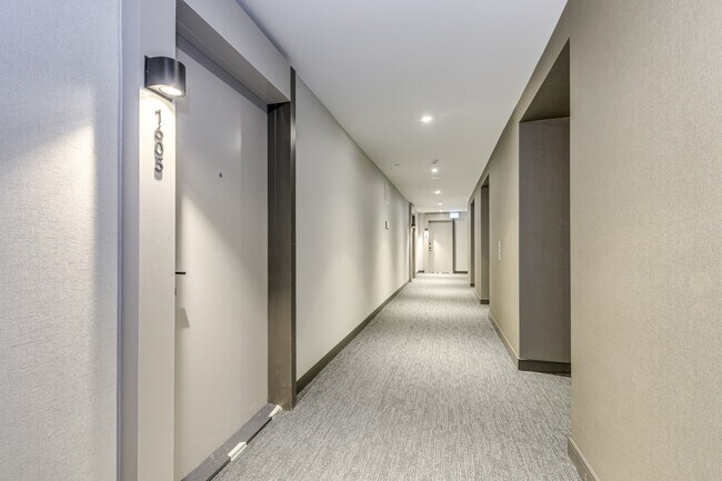 Photo - 8020-18020 Derry Rd