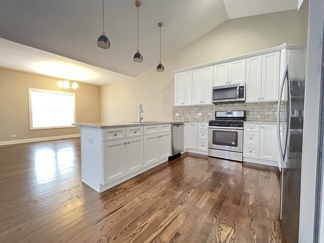 Photo - 855 Meadow Ln