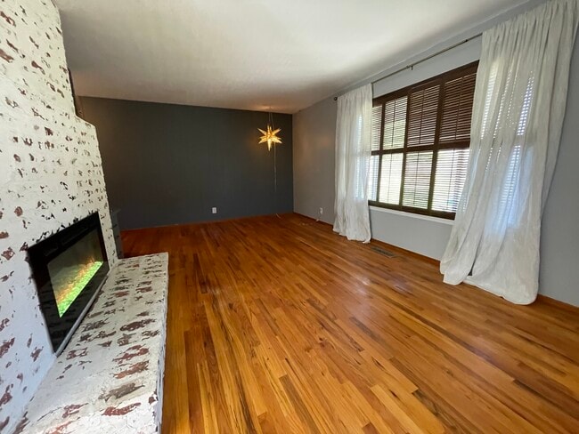 Photo - 1431 Muir Ave