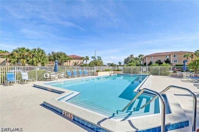 1075 Foxfire Ln Unit 201