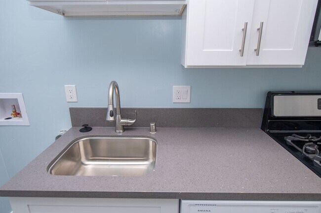 Photo - !!!!!Beautiful, Cozy Renovate Studio Apart...