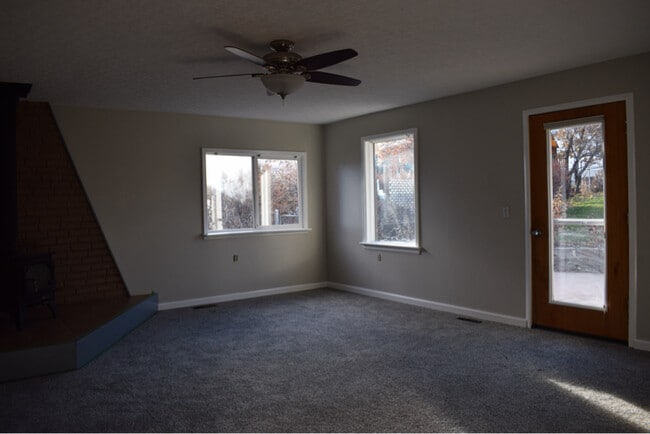 Photo - 1511 Knight St