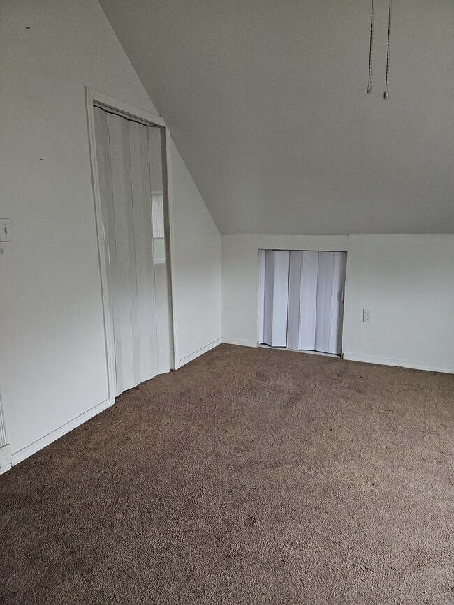 Building Photo - 15448 Calcutta Ave Unit 3rd Floor