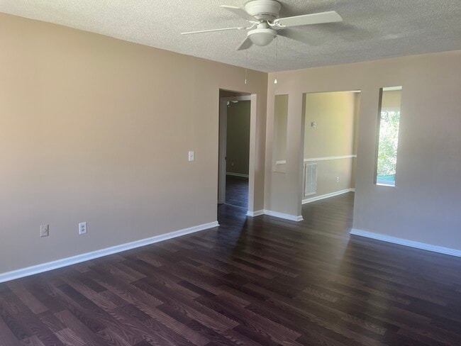 Building Photo - 6253 Teletha Ln