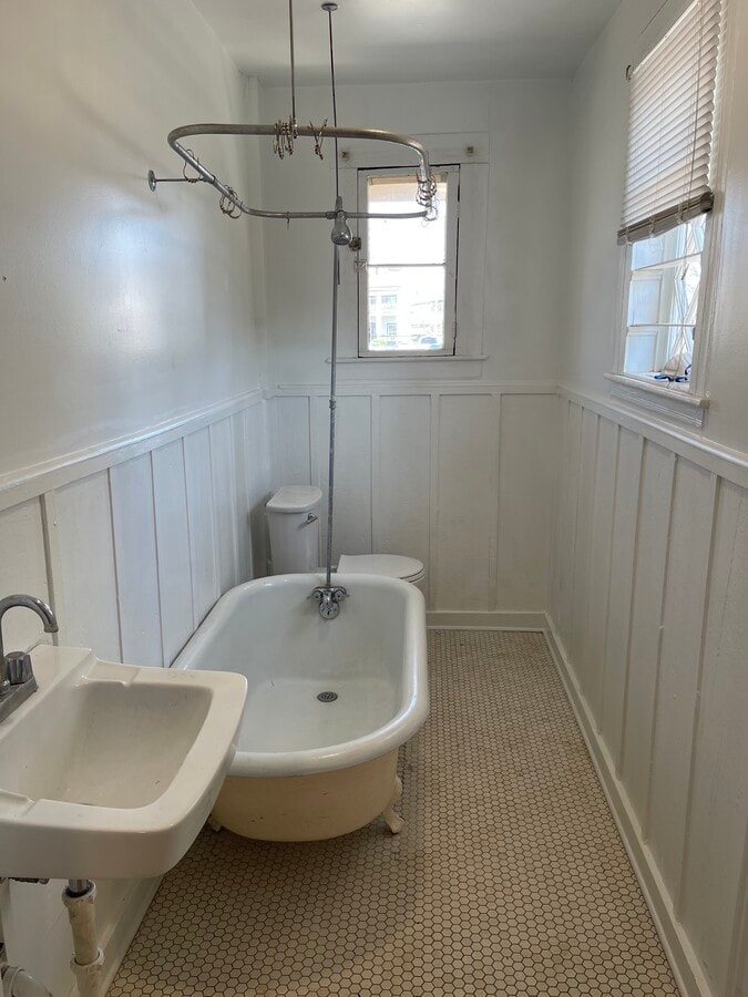 Photo - 1822 N Comal