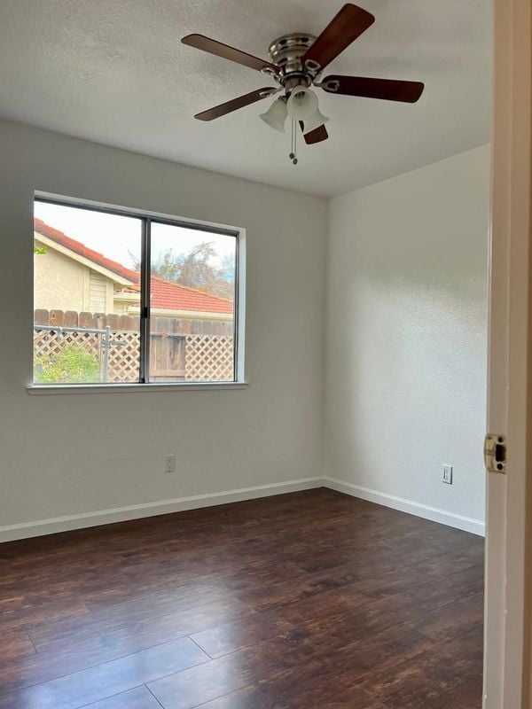 Photo - 3301 Jamestown Dr