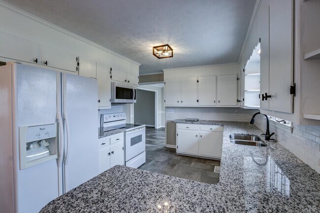 Photo - 4295 Everett Rd