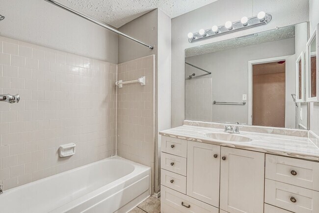 Photo - 7010 Foxmont Ln