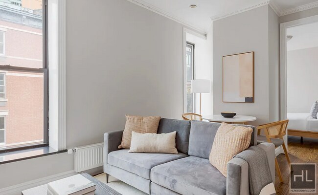 Photo - E 13TH ST. Unidad 4G