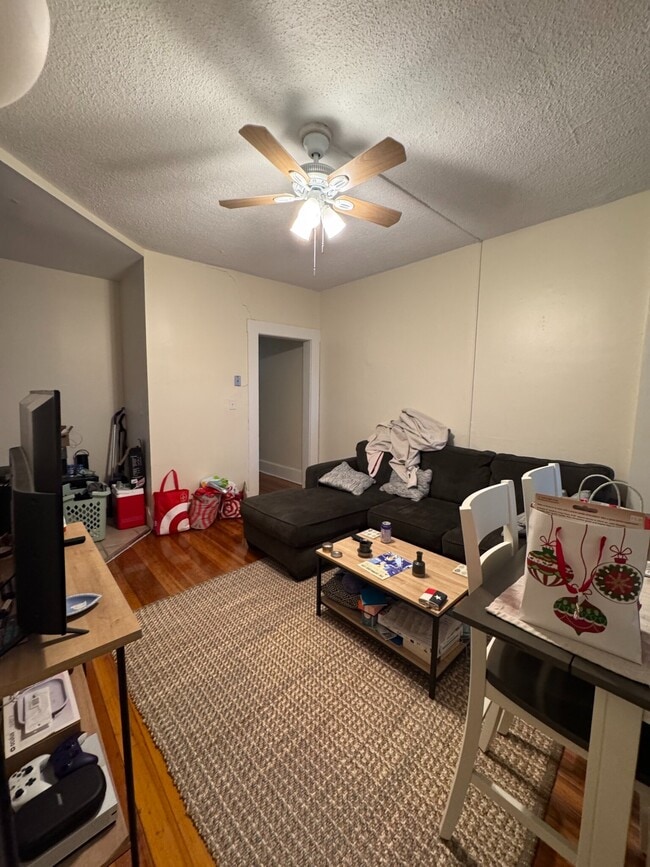 Photo - 132 1/2 Oxford St Unit 12