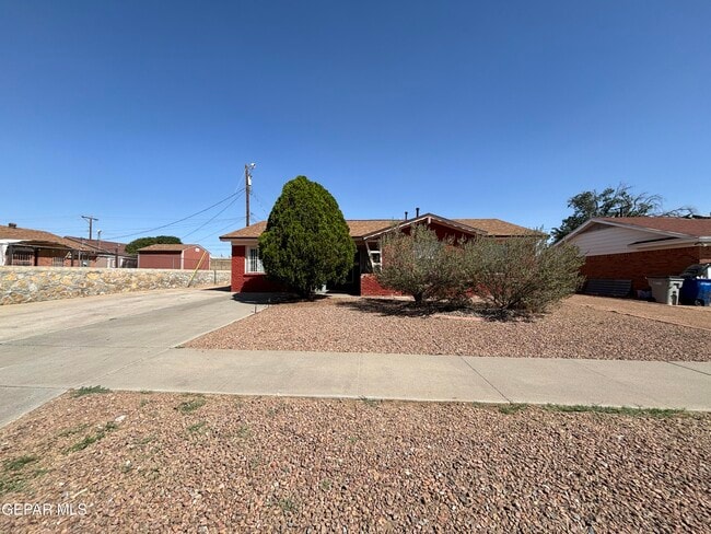 Photo - 10104 Alcan St