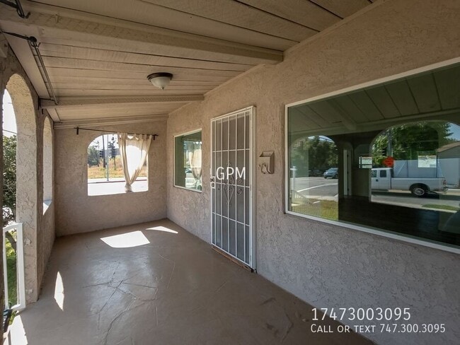 Photo - 723 W Doran St