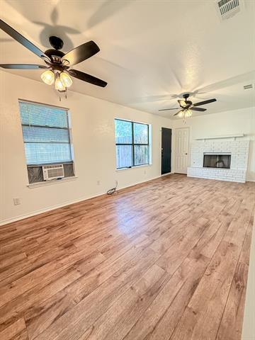 Photo - 300 Gardenview St